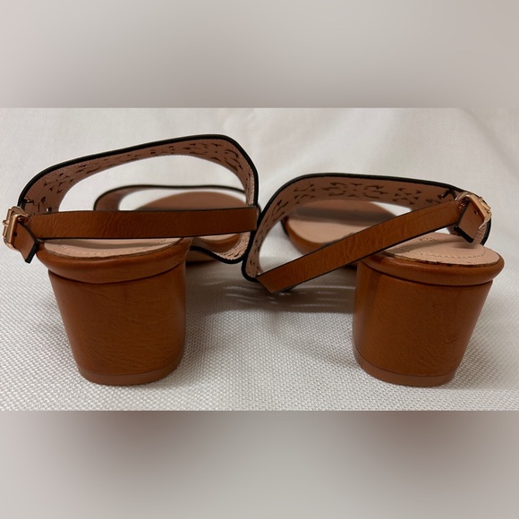 Restricted women’s brown open toe sandals, size 10, new - Picture 5 of 6